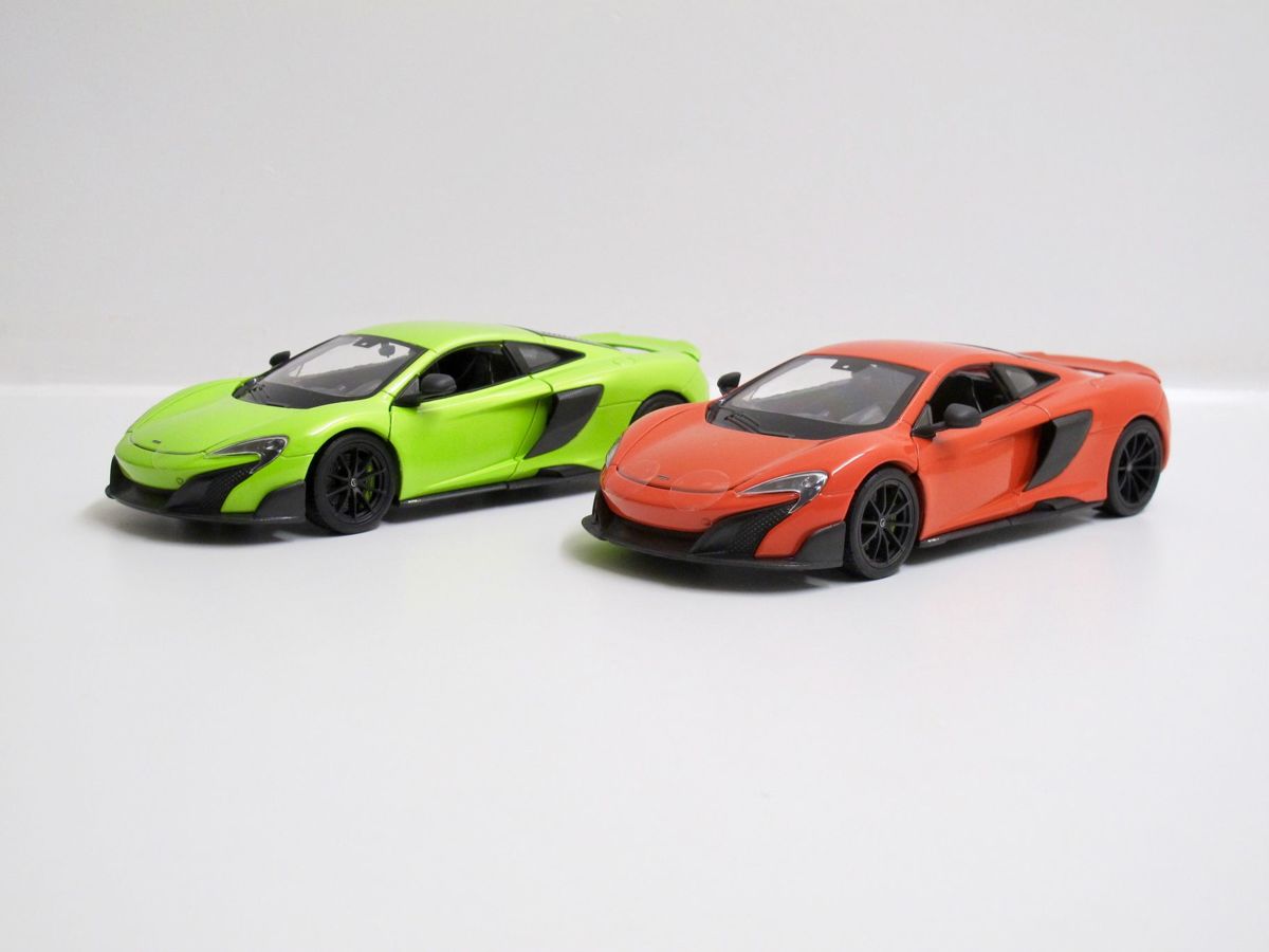 Welly 1/24 McLaren 675LT