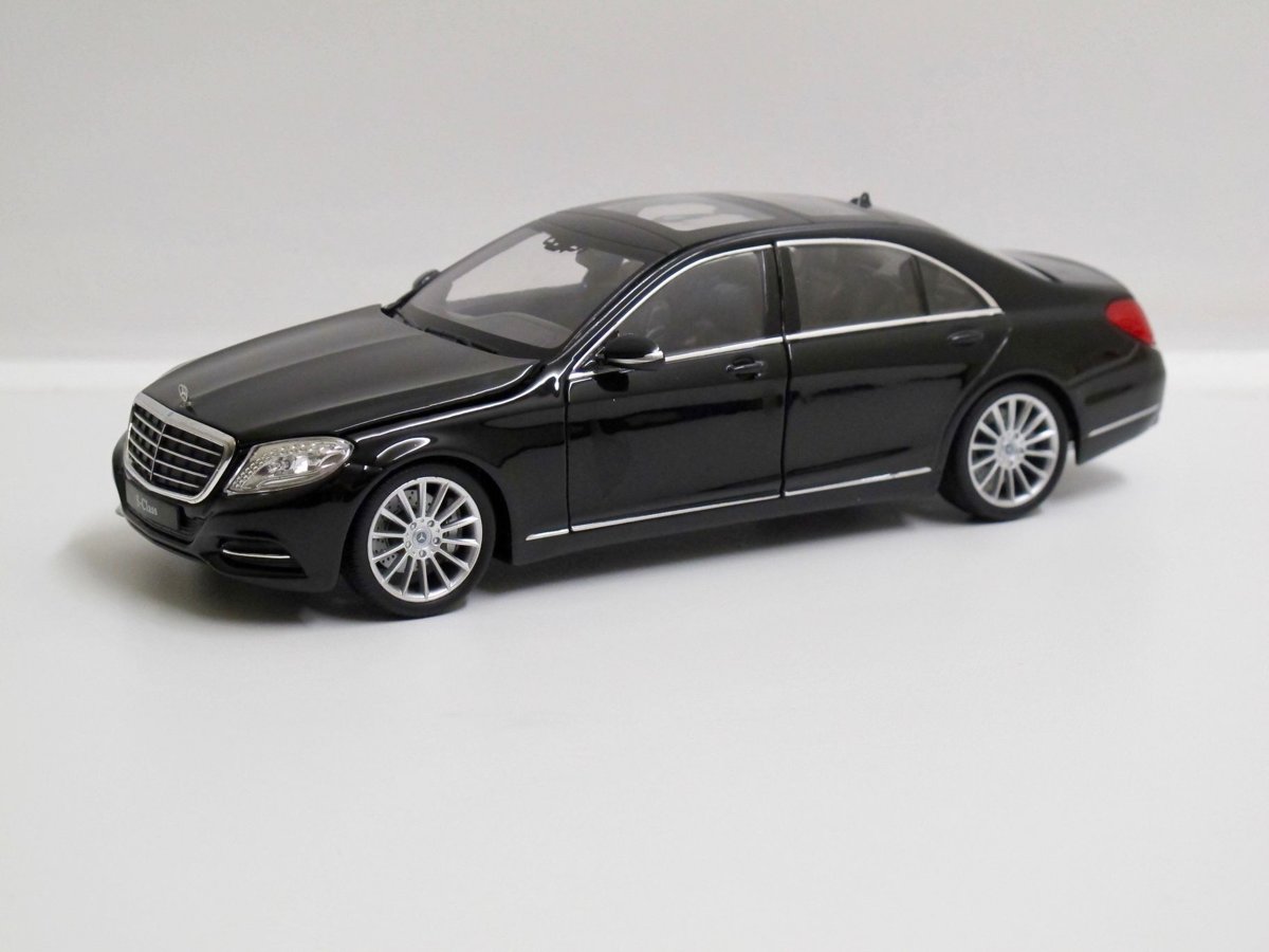 Welly  1/24 Mercedes-Benz S-Klasse - 2015, Zwart