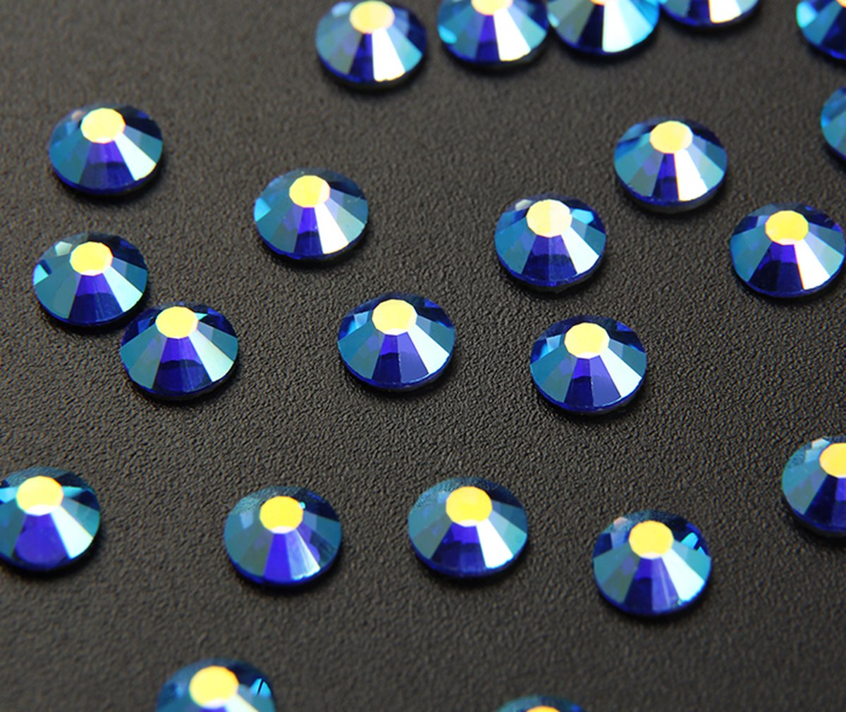 RHINESTONES SAPPHIRE LIGHT AB (blauw), SS10, 2 MM, 1440 STUKS (HOTFIX)