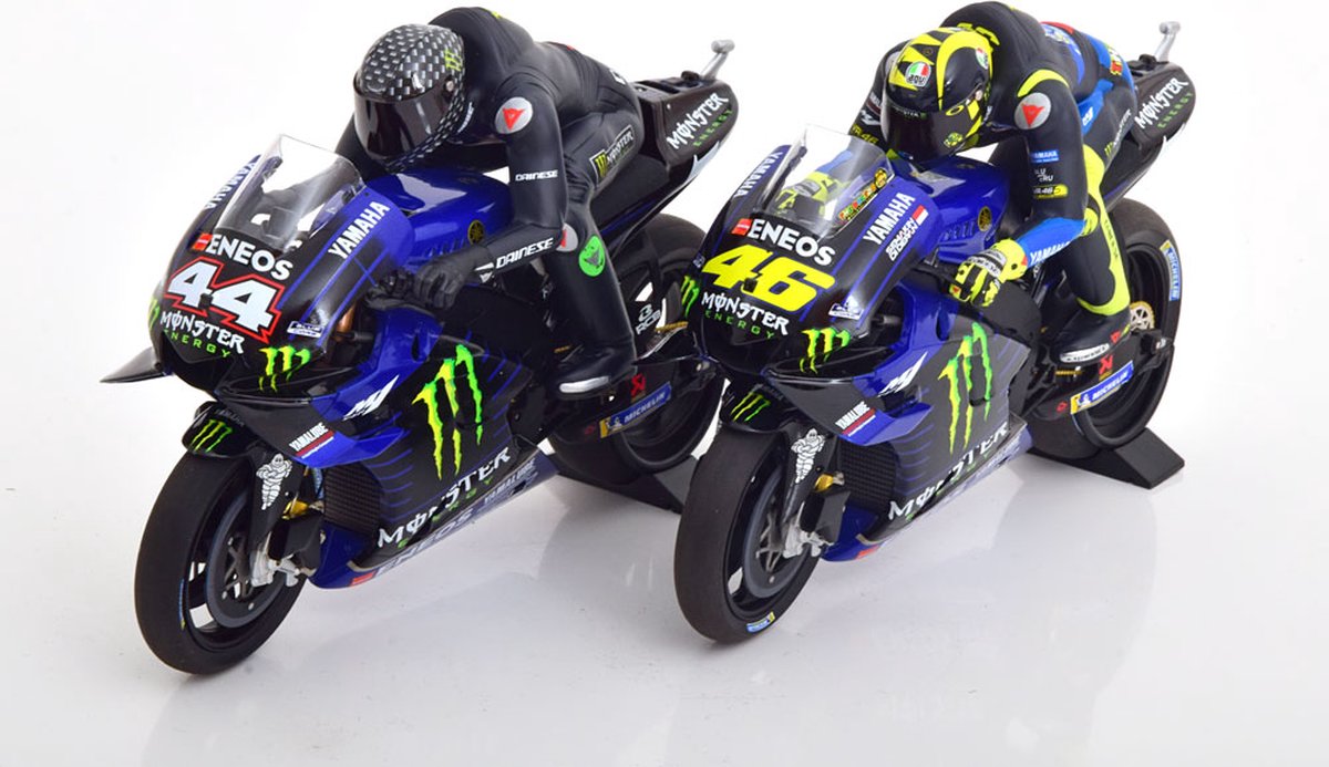 Yamaha YZR M1 Set Testday Valencia 2019 V.Rossi / L.Hamilton 1-12 Minichamps Limited 1446 Pieces ( Giftbox 2 Bikes and 2 Figures )