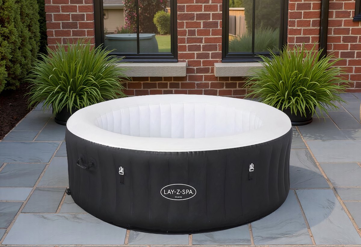 Luxe Opblaasbare Jacuzzi – 4 Persoons Draagbare Spa – 110 Bubbeljets – Snel Verwarmen tot 40°C – Aromatherapie – Rond Ø175 cm – Binnen & Buiten – Compleet met Pomp & Filter
