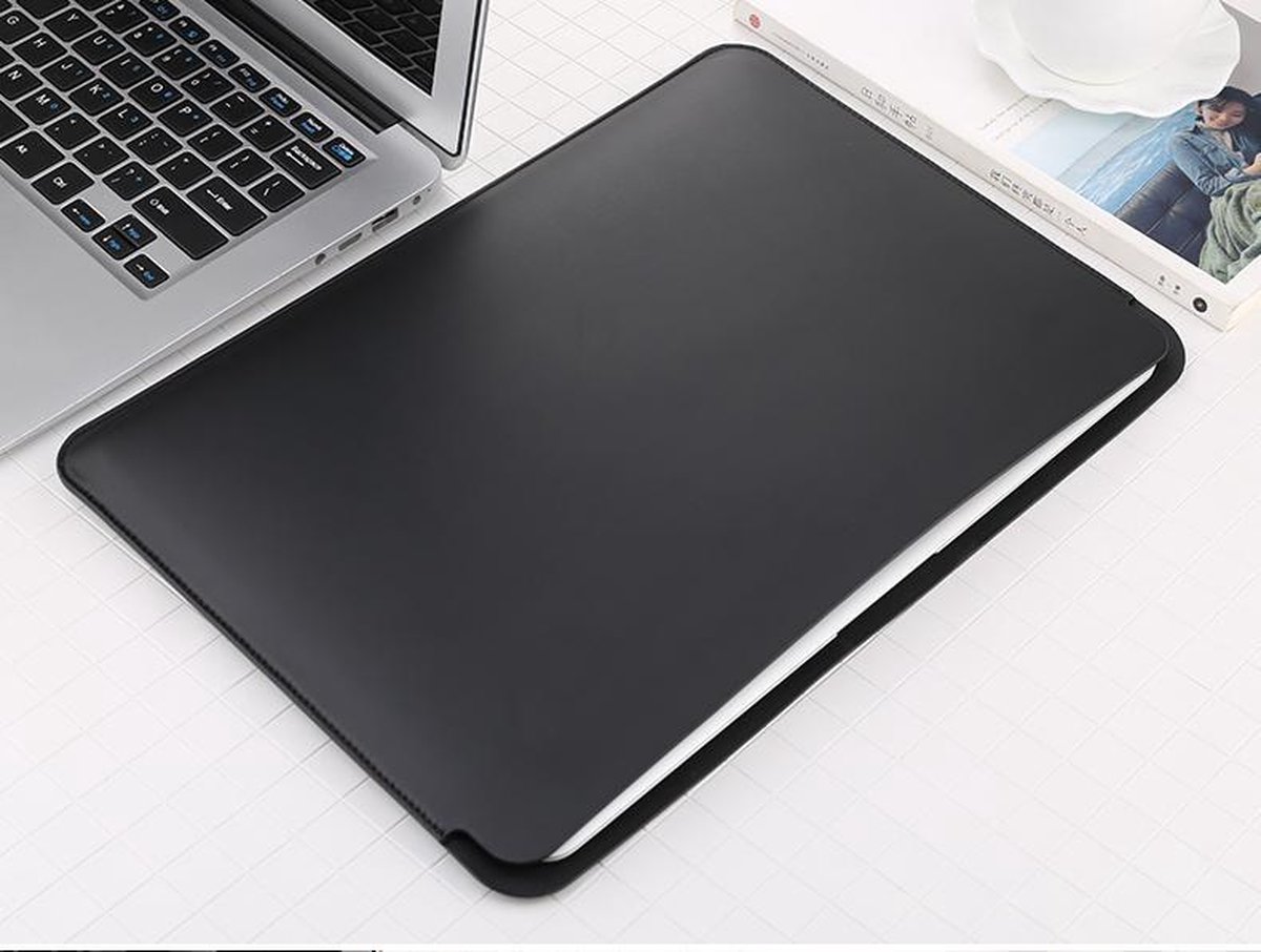 ZenXtravel™ Zwart leren Sleeve / hoes voor 13‑inch Apple MacBook Air /Apple MacBook Pro 2020/2021