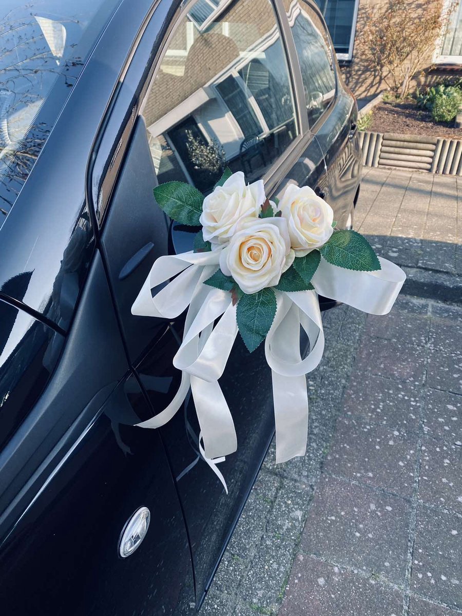 MIA CHAMPAGNE KLEUR Trouwauto Versiering Satijnen Rozen met Linten - Bloemen op de Auto Bruiloft - Buitenspiegels Decoratie - Trouwerij/ Huwelijk/Bruiloft Decoratie/ Versiering Spiegel Auto/ Autoversiering voor Volgautos