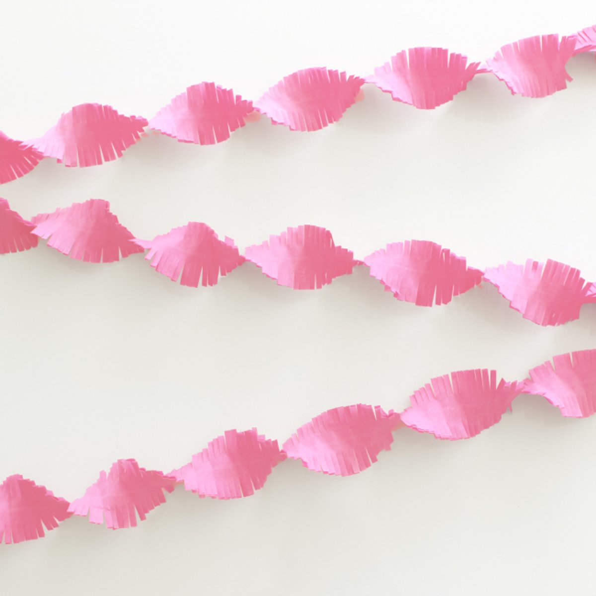 Crepe Garland 6m - baby pink