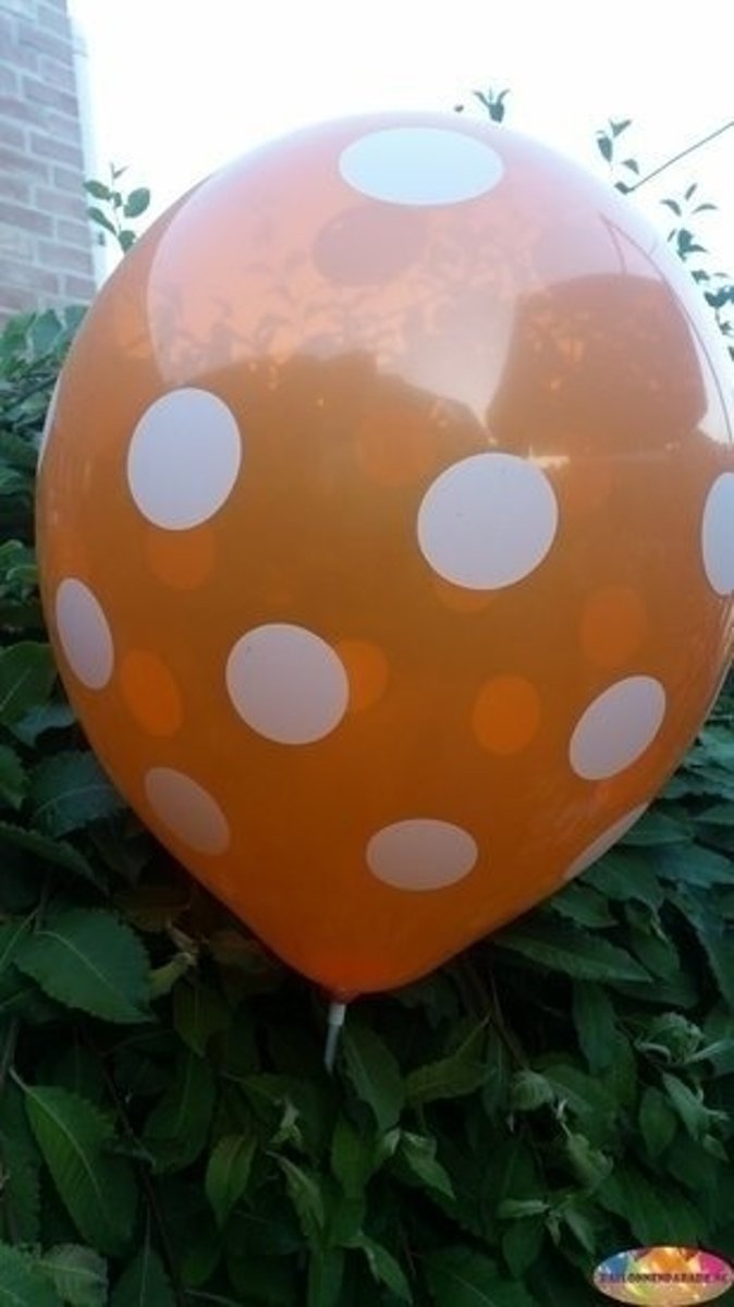 Oranje ballon met witte stippen 30 cm hoge kwaliteit MET LOS LEDLAMPJE VOOR IN BALLON