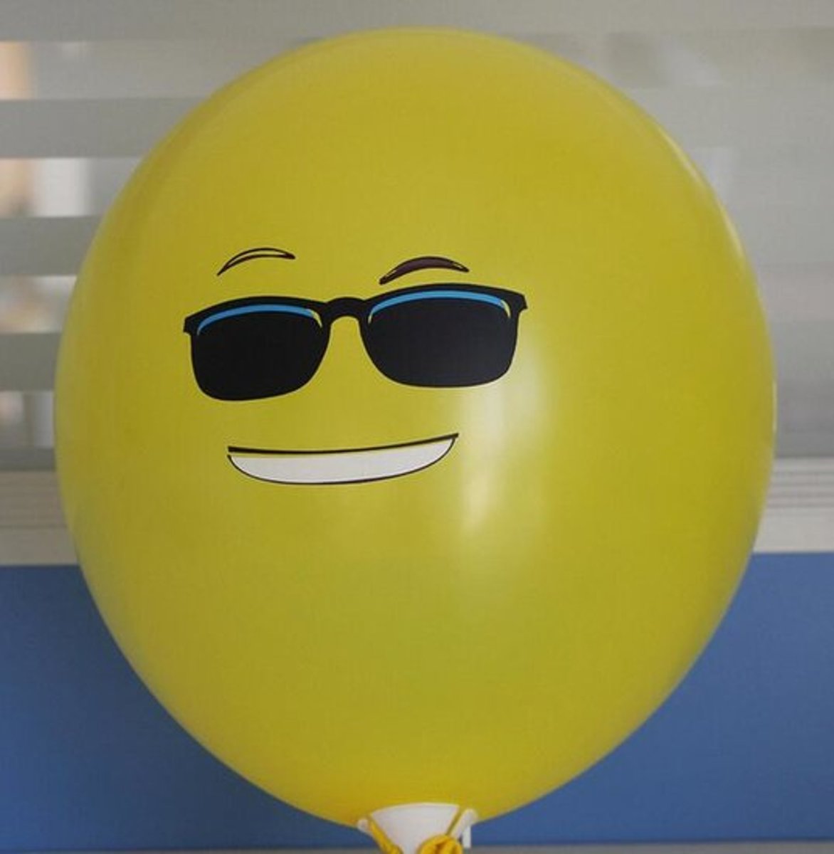 ballonnenparade 10 stuks ballon smiley 30 cm geel zonnebril