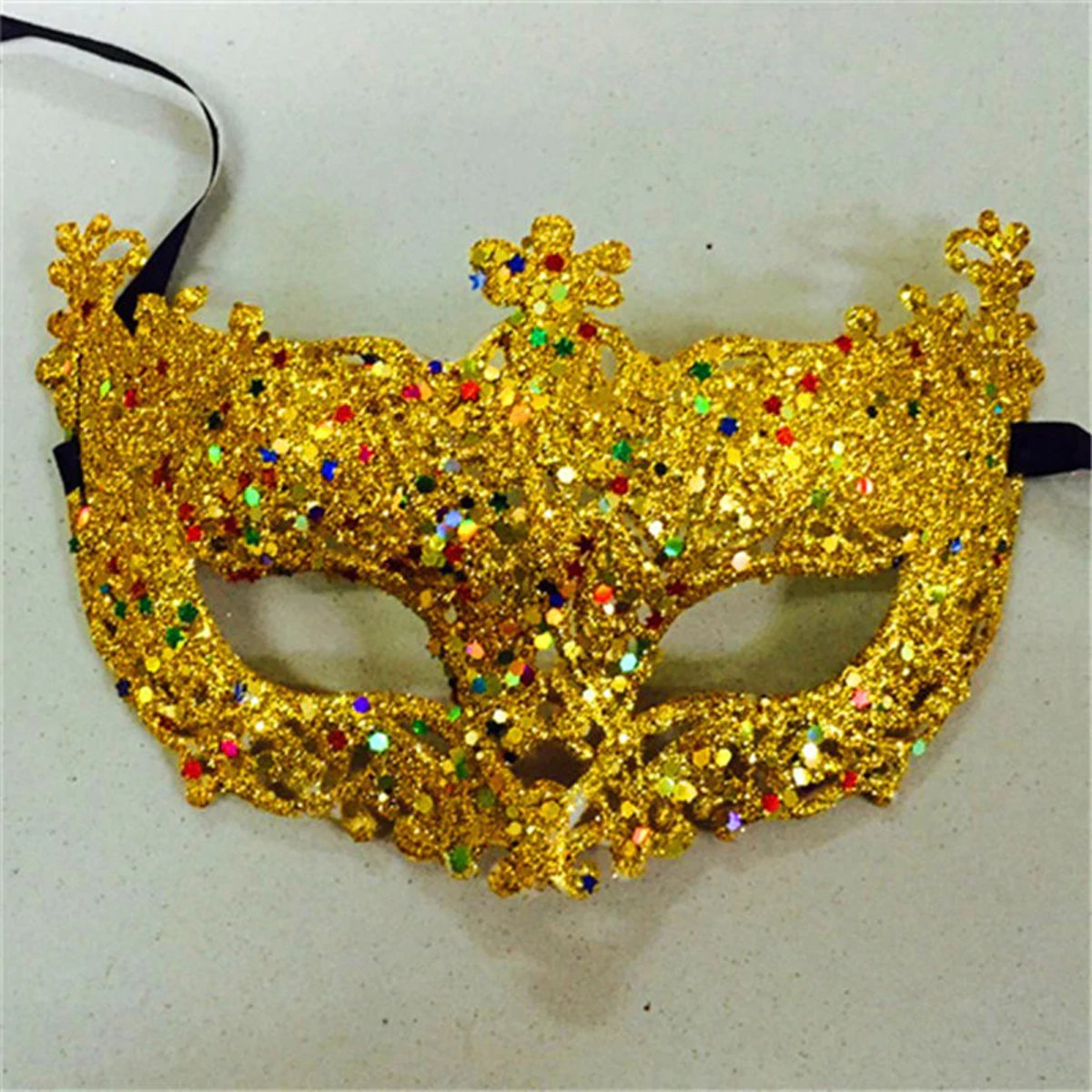 Goude carnaval masker met diamanten