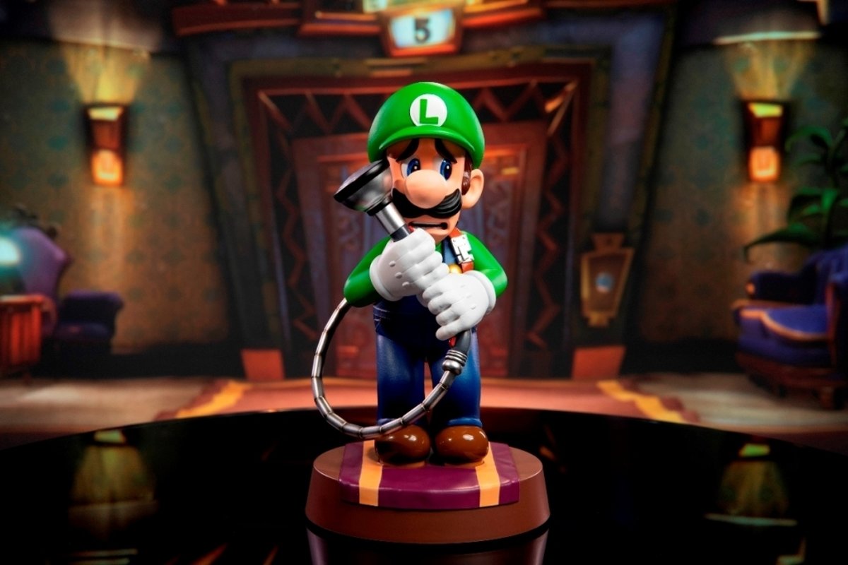 Luigi s Mansion 3: Luigi 9 inch PVC Standard Edition