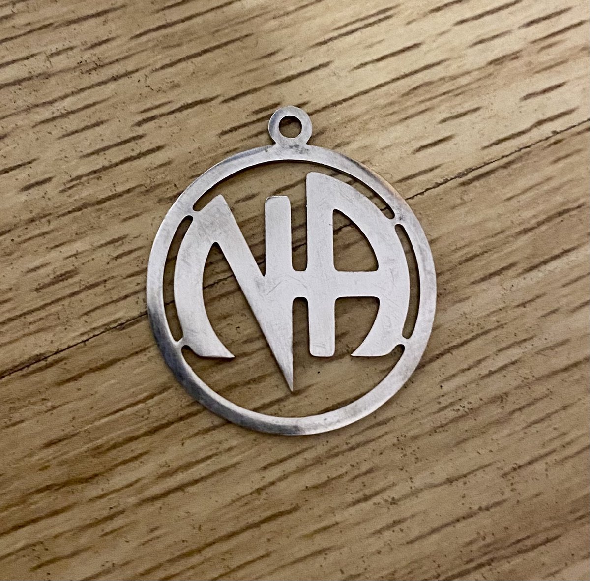 NA Narcotics Anonymous Hanger Zilverkleurig 3cm