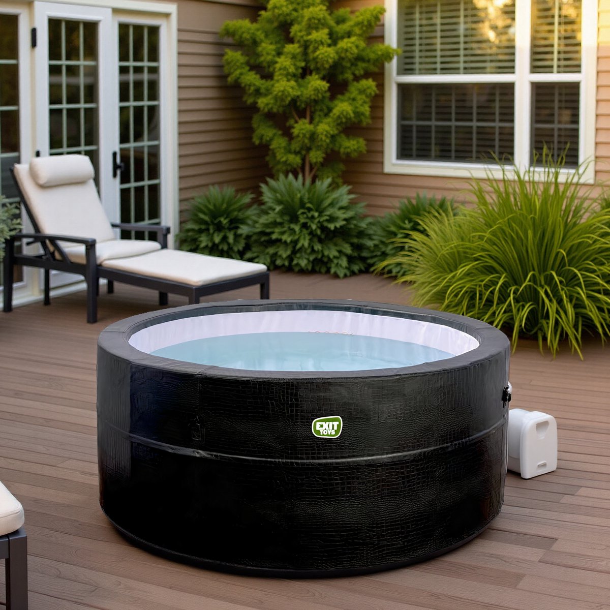 Luxe Outdoor Spa Bubbelbad – Opblaasbare Jacuzzi voor 4 Personen – Ø184x73cm – 120 Airjets – Verwarmd Whirlpool met Isolerende Schuimwanden, Filterpomp & Afdekzeil – Zwart Lederlook  