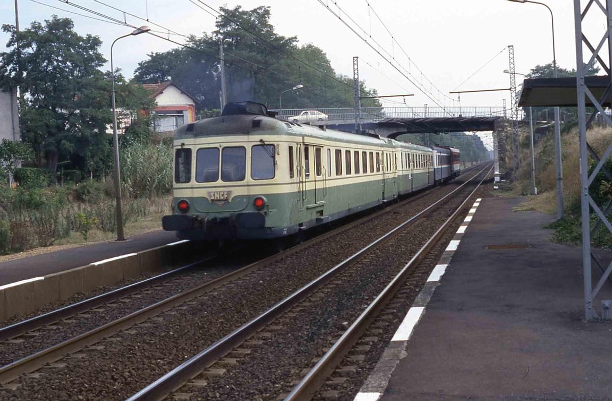 Jouef - Sncf 2-unit Railcar Class X2700 Green/yellow Iv Dcc-s - JOU-HJ2386S