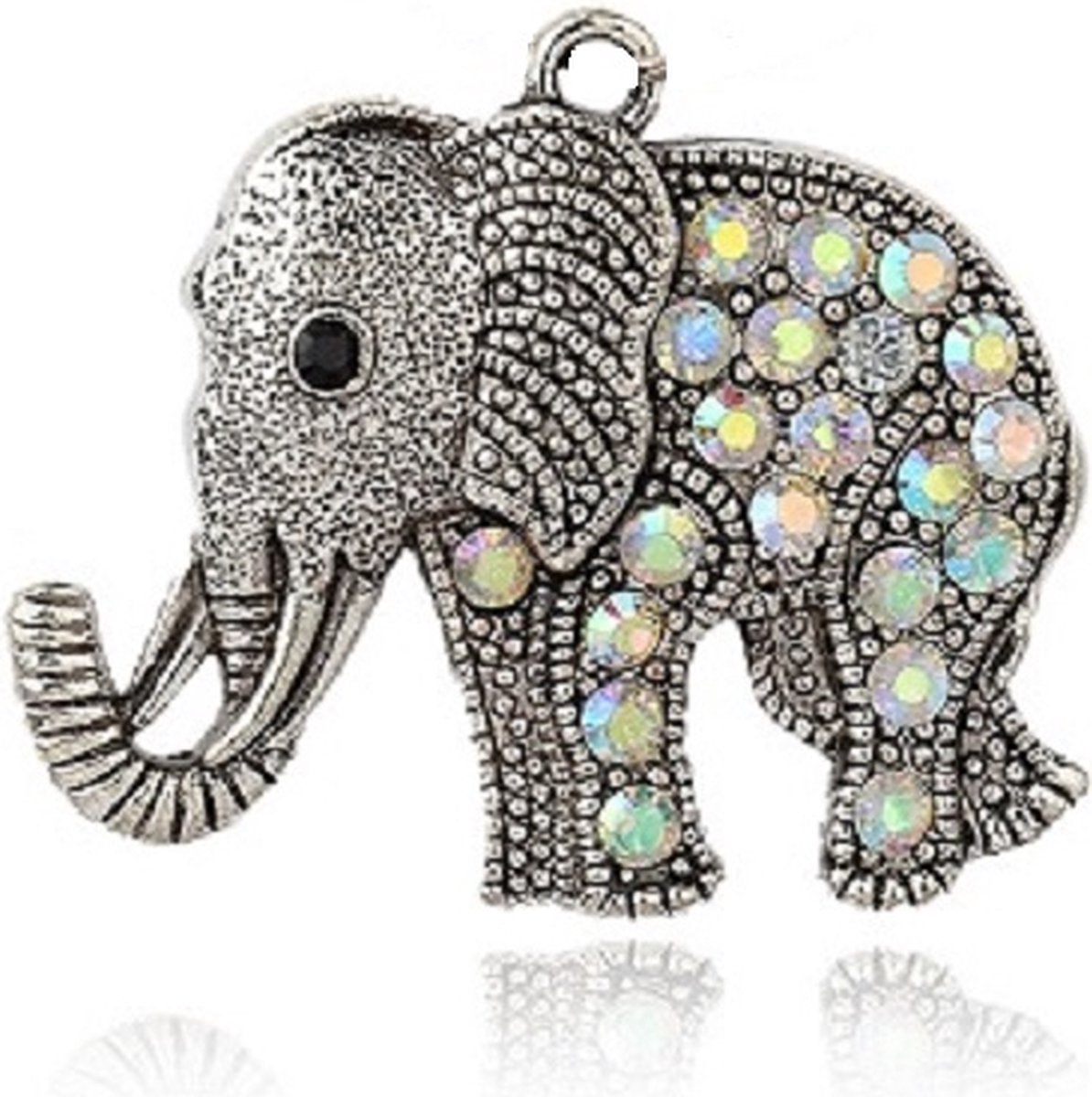 Zilverplated grote hanger van olifant (43x51x5,5mm) met kristal in de Swarovski-kleur clear AB. Verkocht per stuk