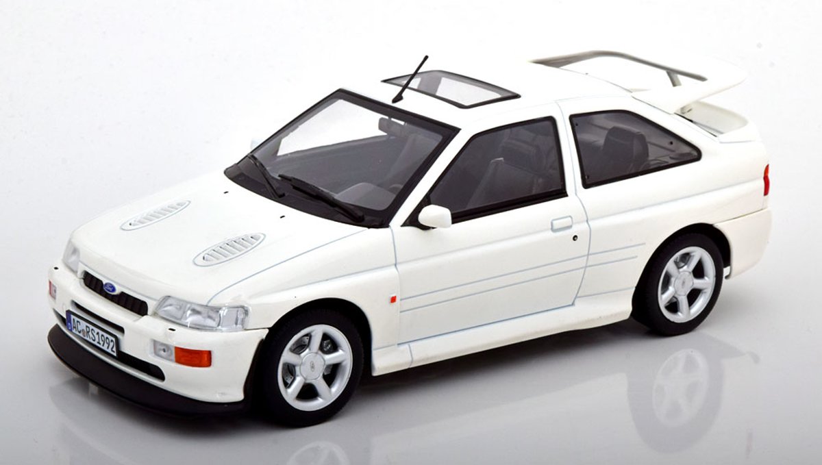 Ford Escort Cosworth 1992 Wit 1-18 Norev