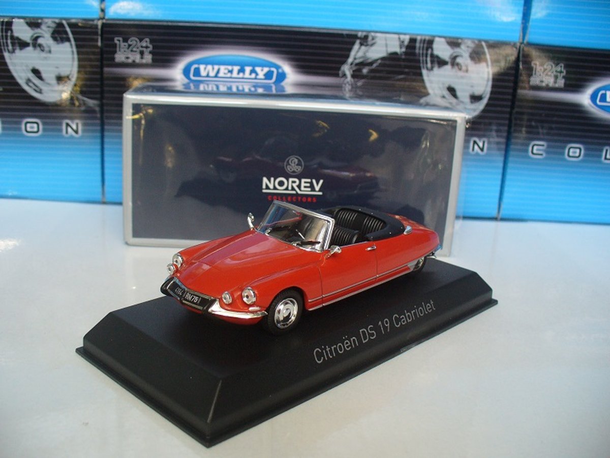 Norev 1/43 Citroen DS 19 Cabriolet Rood 1965