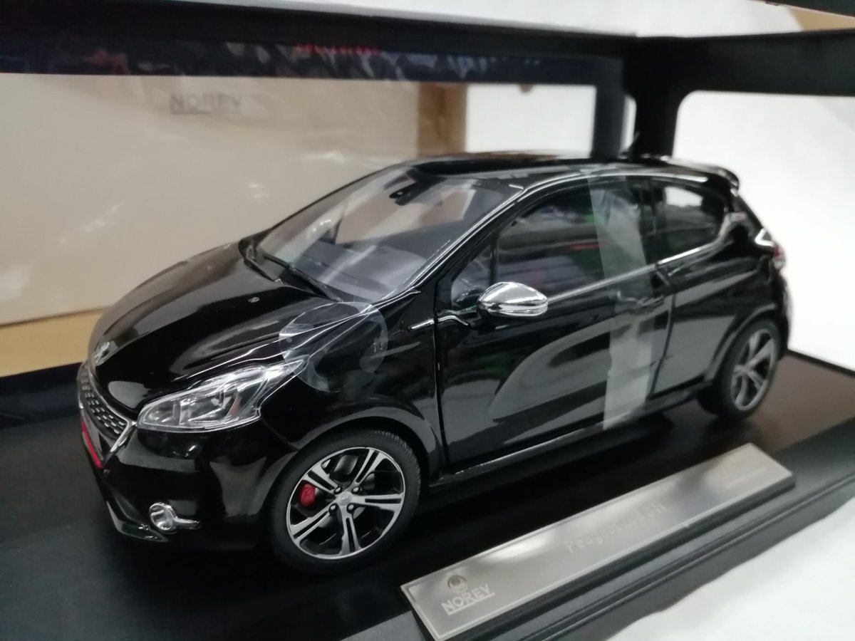 Peugeot 208 GTI 2013 Limited 500 pcs.1:18 Perla Nera Black Norev