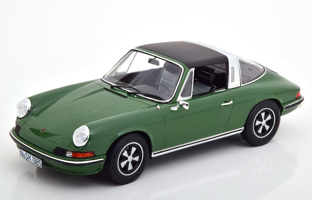 Porsche 911 S Targa 1973 Groen 1-18 Norev