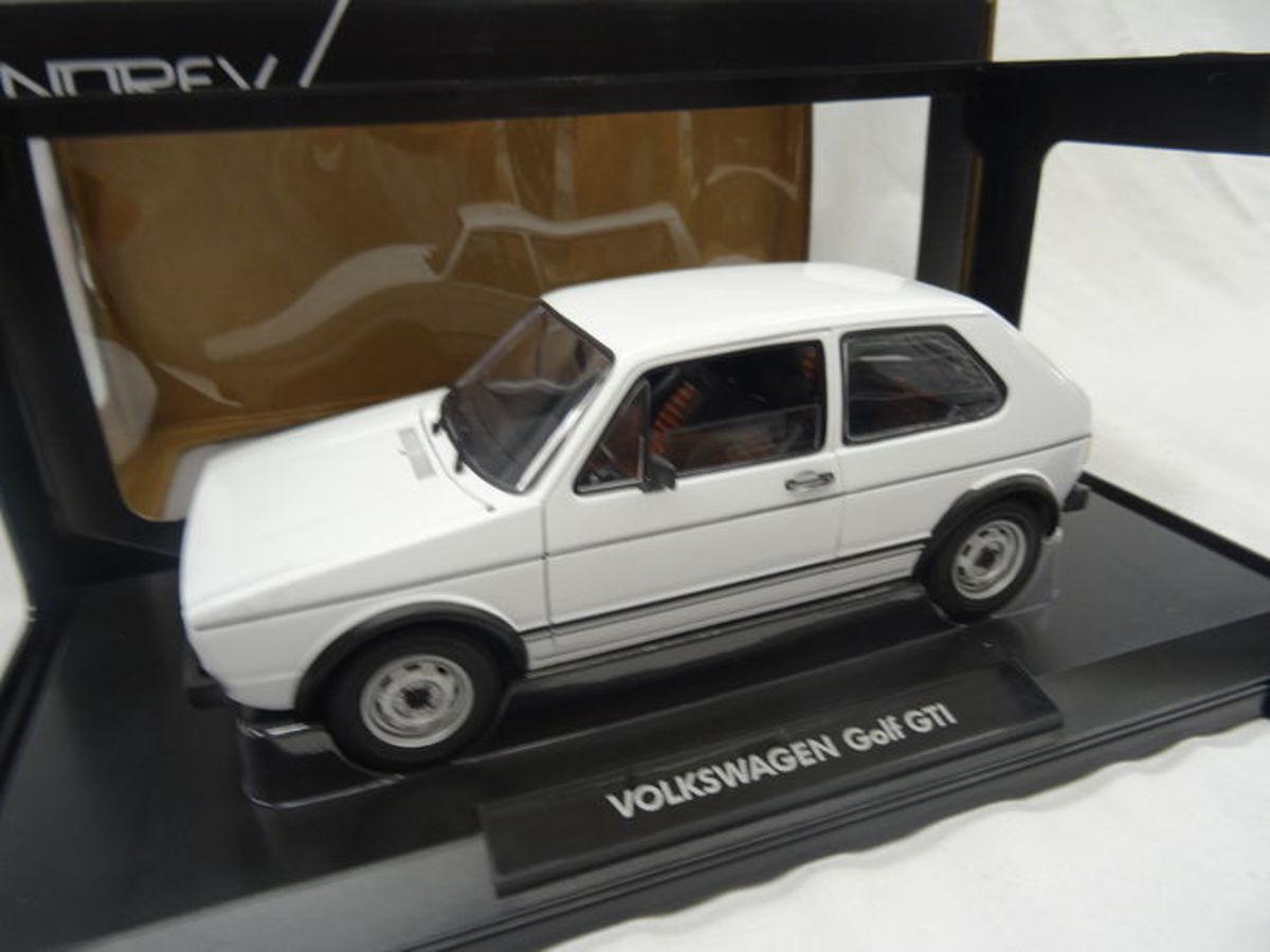 Volkswagen Golf 1 GTI 1977 Wit 1-18 Norev