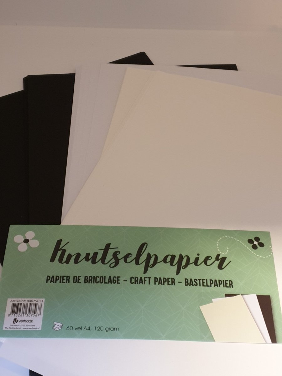 Knutselpapier A4 set in zwart, wit en ivoor - 60 vellen - 120 grams