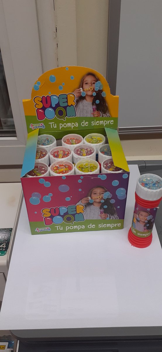 bellenblazers met speldraaistop  4 x 12 potjes van 50 ml in leuk doosje.