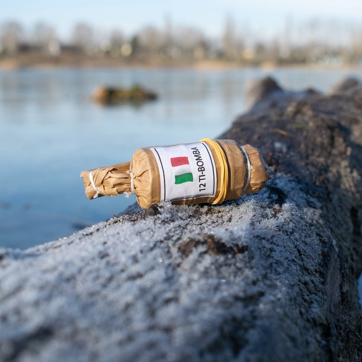 Miniatuur Italiaanse Cilinder Shell 12x Ti Bomba- Dummy- Vuurwerk